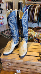 e.g. Refurbished Boot Four