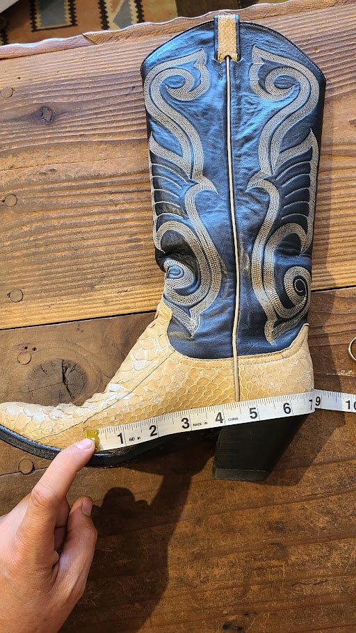 e.g. Refurbished Boot Four